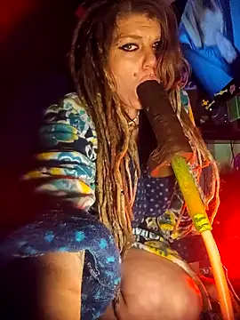 Snapshot of Horny_hippie chatting on 02/12/25, 10:48 Horny hippie online show from 02/12/25, 10:48