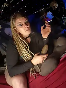 Snapshot of Horny_hippie chatting on 10/12/25, 06:40 Horny hippie online show from 10/12/25, 06:40