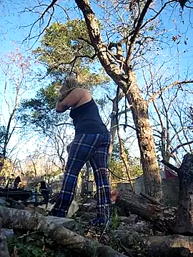 Snapshot of Horny_hippie chatting on 11/27/25, 08:33 Horny hippie online show from 11/27/25, 08:33