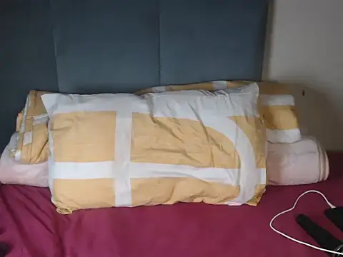 Chocolatebae86 online show from 12/03/25, 07:56