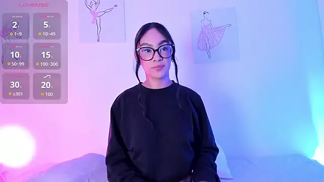 Klohewilliams  online show from 12/03/25, 12:25