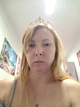 Snapshot of JenyJansy chatting on 12/01/25, 04:12 JenyJansy online show from 12/01/25, 04:12