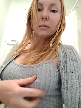 Snapshot of JenyJansy chatting on 05/01/26, 12:10 JenyJansy online show from 05/01/26, 12:10