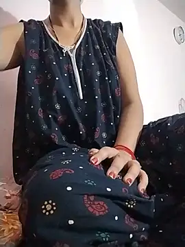 RASHMI SHARMA9 online show from 05/17/26, 02:57