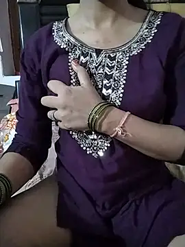 Snapshot of RASHMI_SHARMA9 chatting on 07/14/26, 05:51 RASHMI SHARMA9 online show from 07/14/26, 05:51