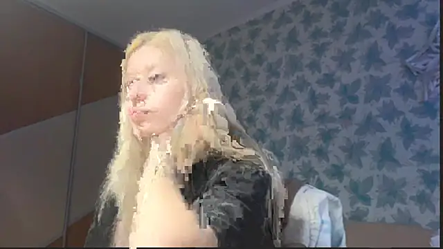 Barbie Blondie online show from 12/21/25, 12:18