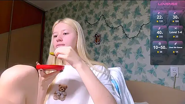 Barbie Blondie online show from 03/29/26, 03:23