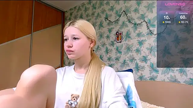 Barbie Blondie online show from 04/03/26, 01:53