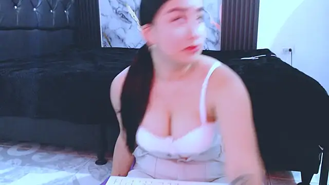 NoaLeon21 online show from 02/21/26, 06:20