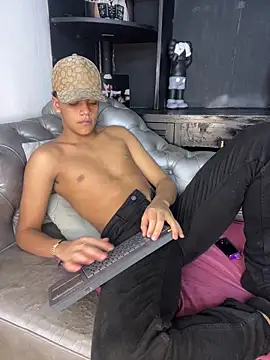 Isaac Collins  online show from 01/07/26, 04:37