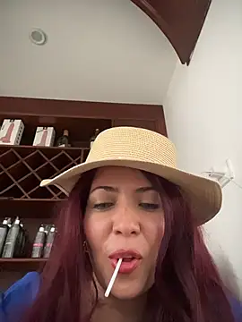 IsaSantoDomingo online show from 12/19/25, 04:47