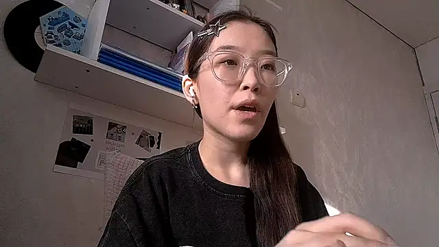 MollyTiger online show from 11/29/25, 08:50