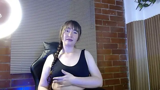 tiffanyrose03 online show from 11/28/25, 01:47