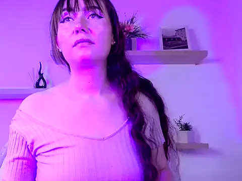 tiffanyrose03 online show from 01/08/26, 08:55