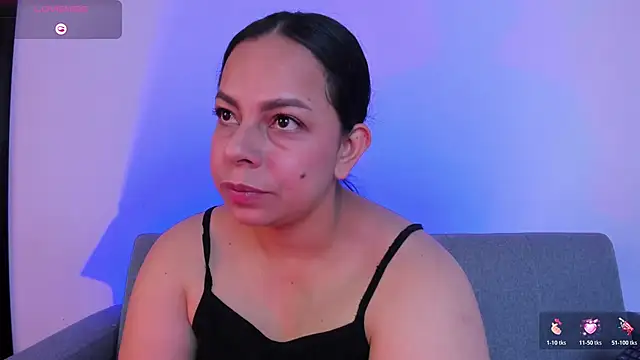 Snapshot of jimena_chic1 chatting on 06/27/26, 04:23 jimena chic1 online show from 06/27/26, 04:23