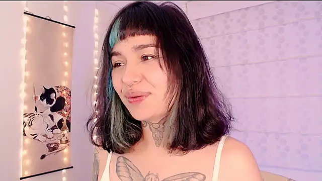 justmartina  online show from 03/08/26, 02:04