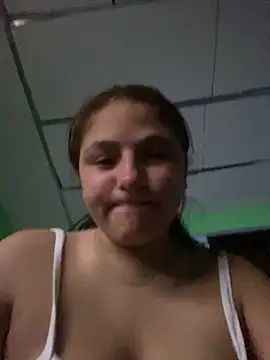 Snapshot of Emily_milk_1 chatting on 06/21/26, 06:05 Emily milk 1 online show from 06/21/26, 06:05