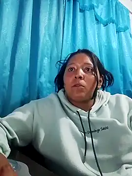 Snapshot of Renatta_Sweet chatting on 04/28/26, 03:33 Renatta Sweet online show from 04/28/26, 03:33