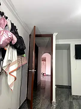 Snapshot of -Nala chatting on 11/28/25, 12:19 -Nala online show from 11/28/25, 12:19