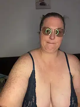 bea french curvy online show from 04/10/26, 07:51