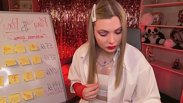 HyileyClark online show from 04/10/26, 09:47