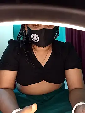 Snapshot of priya2098 chatting on 02/14/26, 06:26 priya2098 online show from 02/14/26, 06:26