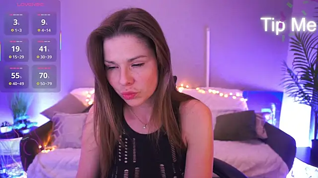 KissableKira online show from 04/18/26, 07:51