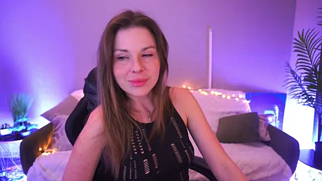 KissableKira online show from 04/18/26, 07:58