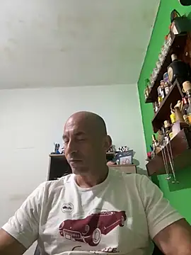 Snapshot of Russo41rj chatting on 12/01/25, 03:33 Russo41rj online show from 12/01/25, 03:33