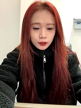 Snapshot of YYoom chatting on 11/28/25, 09:34 YYoom online show from 11/28/25, 09:34