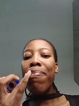 Snapshot of MsParisSmith chatting on 11/29/25, 01:25 MsParisSmith online show from 11/29/25, 01:25