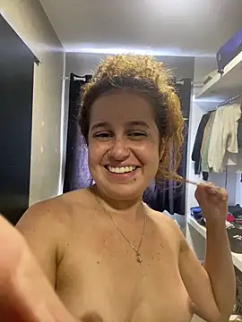 Snapshot of triz_prado chatting on 12/19/25, 02:46 triz prado online show from 12/19/25, 02:46