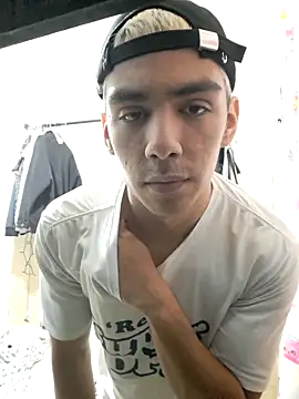 Snapshot of arturo__butera chatting on 11/30/25, 03:38 arturo butera online show from 11/30/25, 03:38