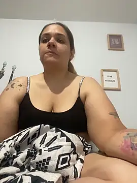 LoreinnFox online show from 04/12/26, 06:46