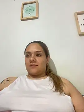 LoreinnFox online show from 04/16/26, 03:51