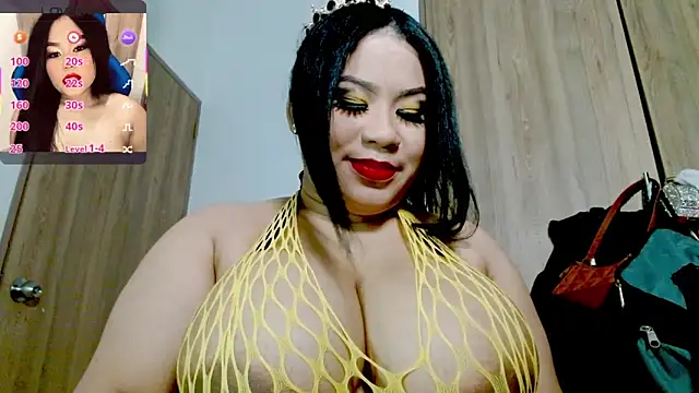 Snapshot of X-Shanell chatting on 05/08/26, 03:12 X-Shanell online show from 05/08/26, 03:12