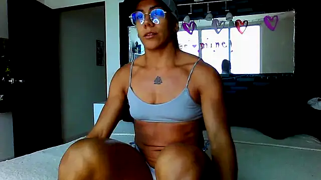 sexymusclegoddess online show from 04/07/26, 01:11