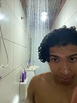 Snapshot of nvh18Aklzim chatting on 12/14/25, 12:38 nvh18Aklzim online show from 12/14/25, 12:38