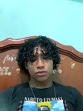 Snapshot of nvh18Aklzim chatting on 12/20/25, 07:04 nvh18Aklzim online show from 12/20/25, 07:04