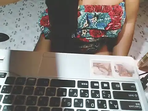 FlorMoreno Palangga online show from 12/13/25, 10:15