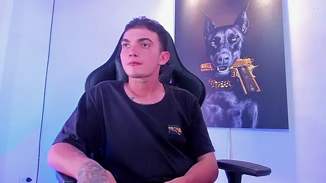 m0ntana777 online show from 11/28/25, 02:42