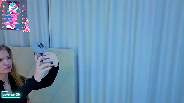 LaurieGutierrez online show from 02/23/26, 05:05