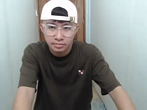 asiantwink0000 online show from 01/13/26, 08:36