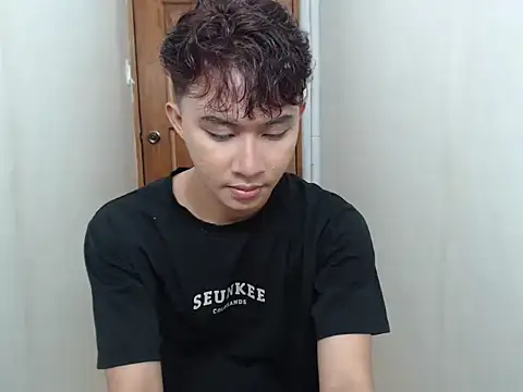 asiantwink0000 online show from 01/19/26, 09:13