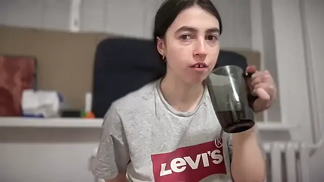 Aphr0ditee online show from 03/25/26, 11:00