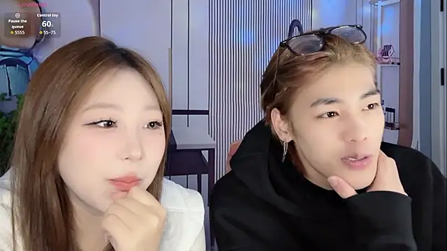 jiajia z online show from 12/22/25, 09:01