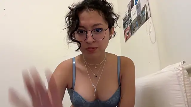 Alicatcua  online show from 03/06/26, 03:03