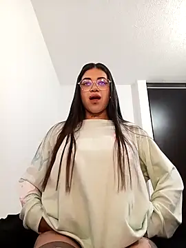 Violett  Rose online show from 12/17/25, 12:22