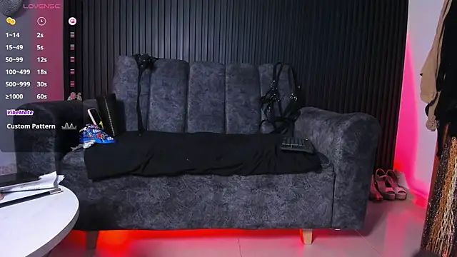 Snapshot of MissPantyhose_ chatting on 12/16/25, 07:08 MissPantyhose online show from 12/16/25, 07:08