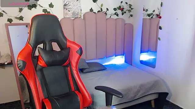 Snapshot of Mike_bj chatting on 12/20/25, 12:07 Mike bj online show from 12/20/25, 12:07